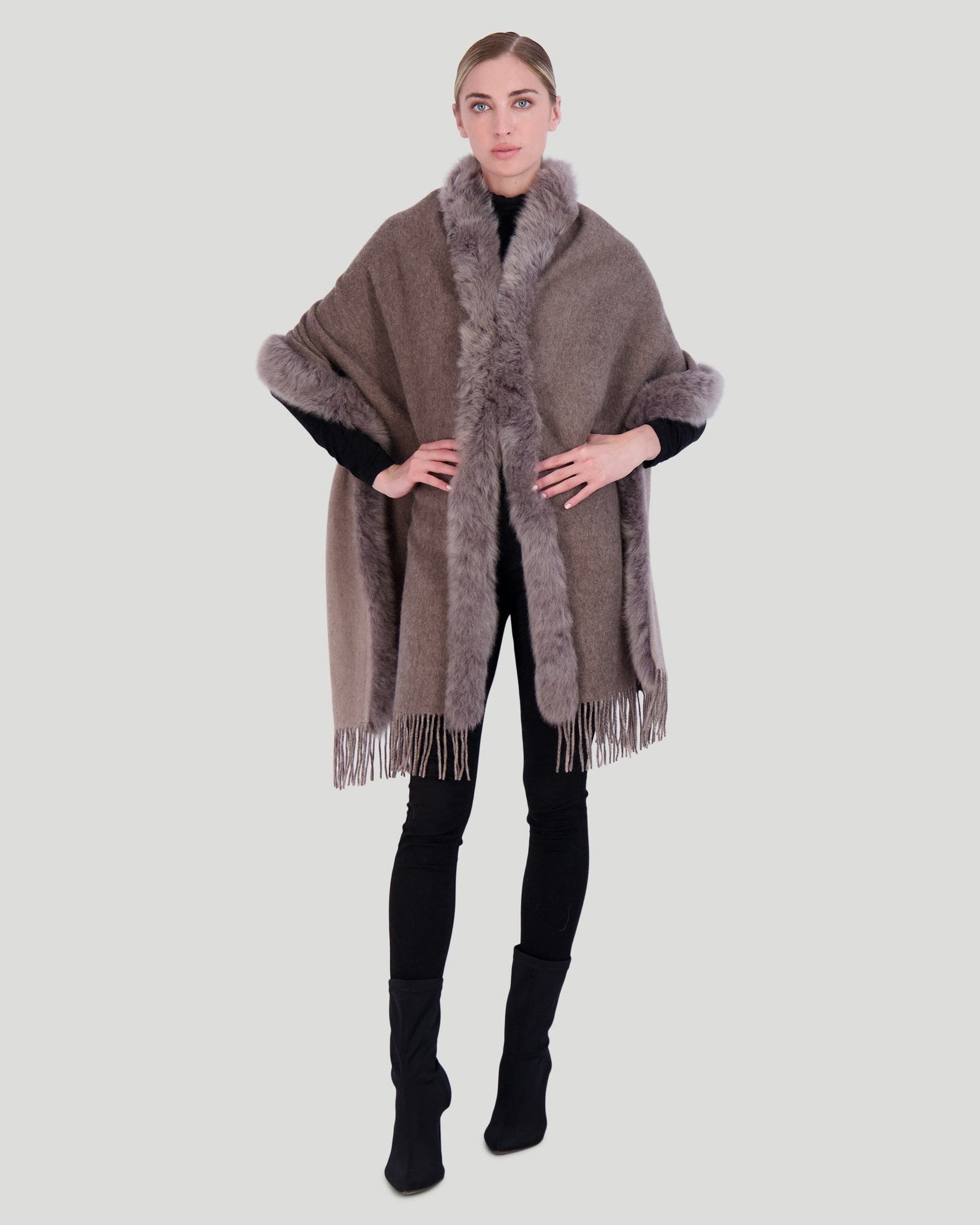 Double Face Cashmere & Wool Stole With Select Lamb Trim | Women | Mocha x Taupe