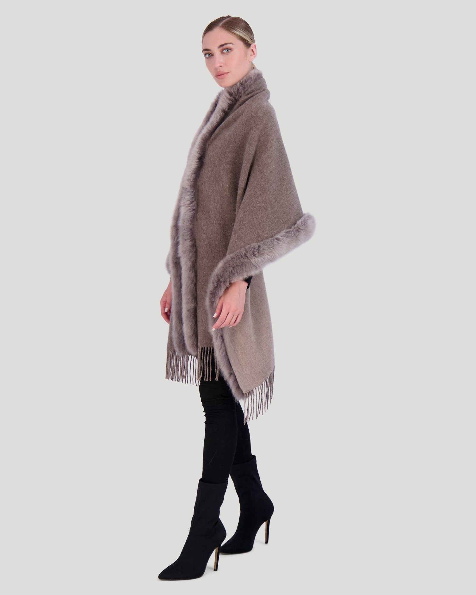 Double Face Cashmere & Wool Stole With Select Lamb Trim | Women | Mocha x Taupe