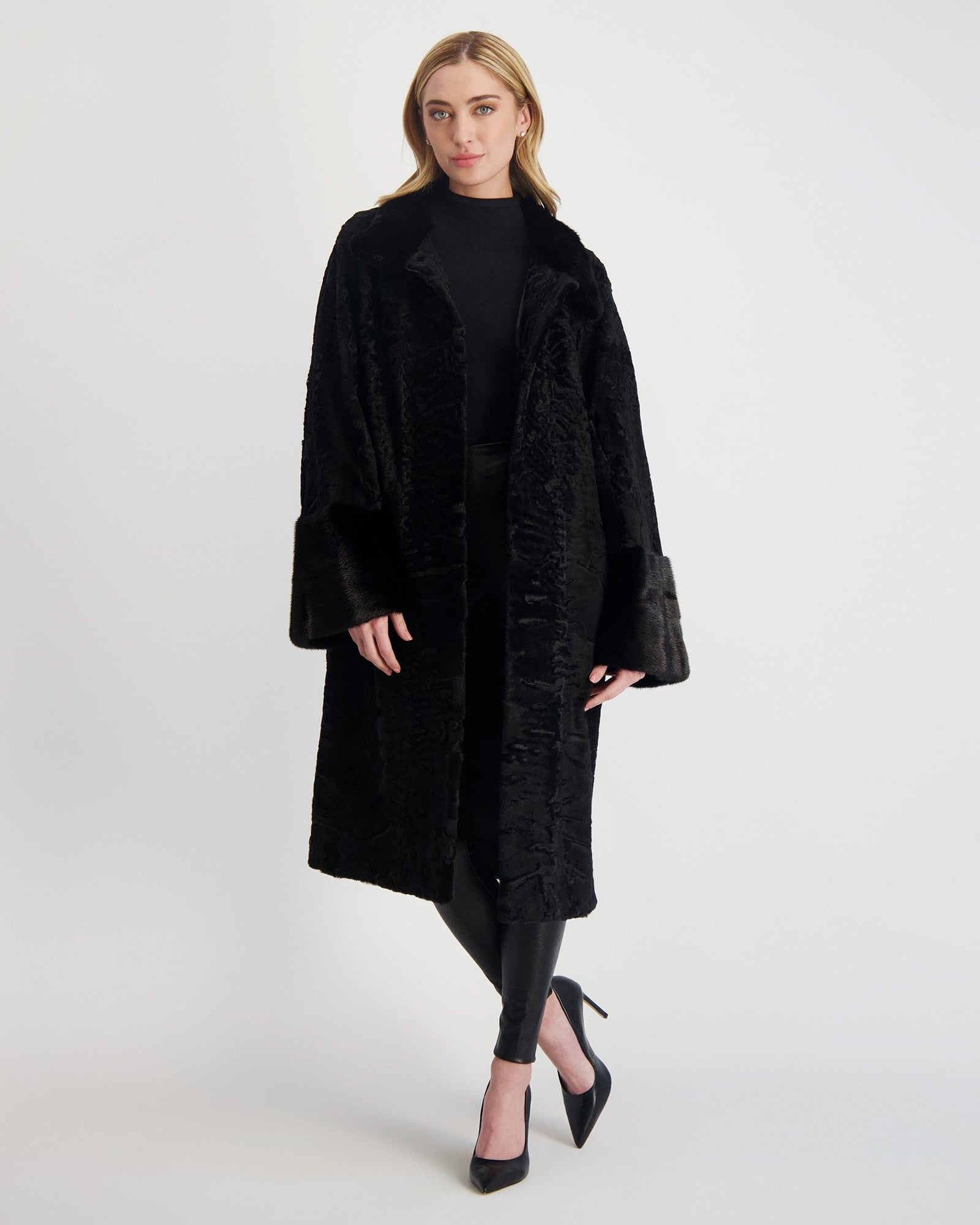 Lamb Short Coat With Mink Trim | Women | Black