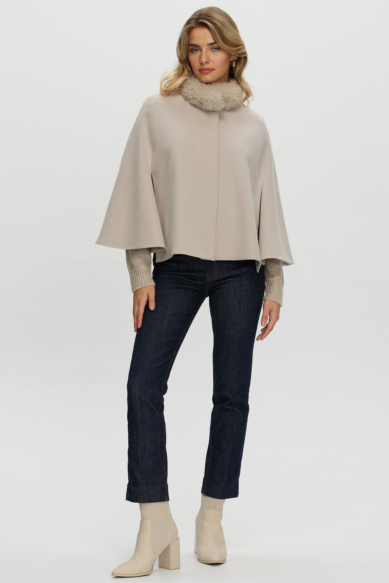 Loro Piana Cashmere Cape With Select Cashmere Goat Collar | Women | Light Beige x Light Beige