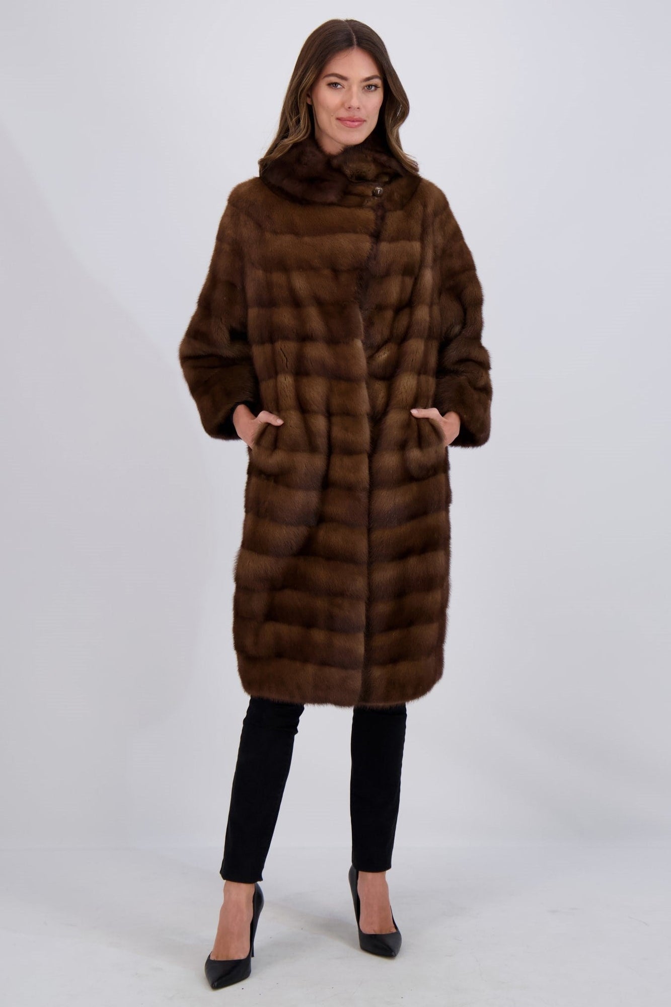 Mink Short Coat With Sable Collar | Women | Brown