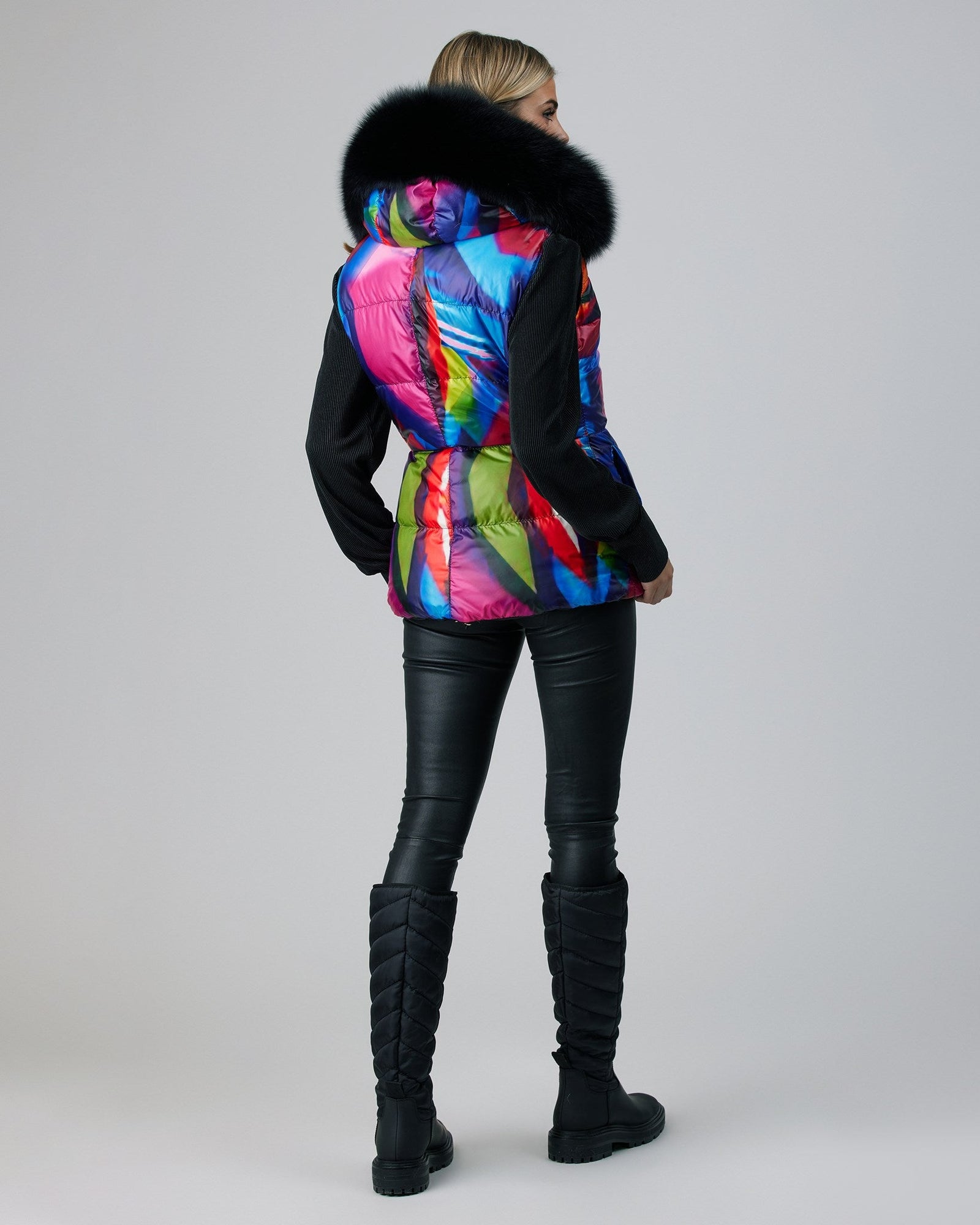 Reversible Après-Ski Vest With Detachable Fo Hood Trim | Women | Geometric Multi x Black