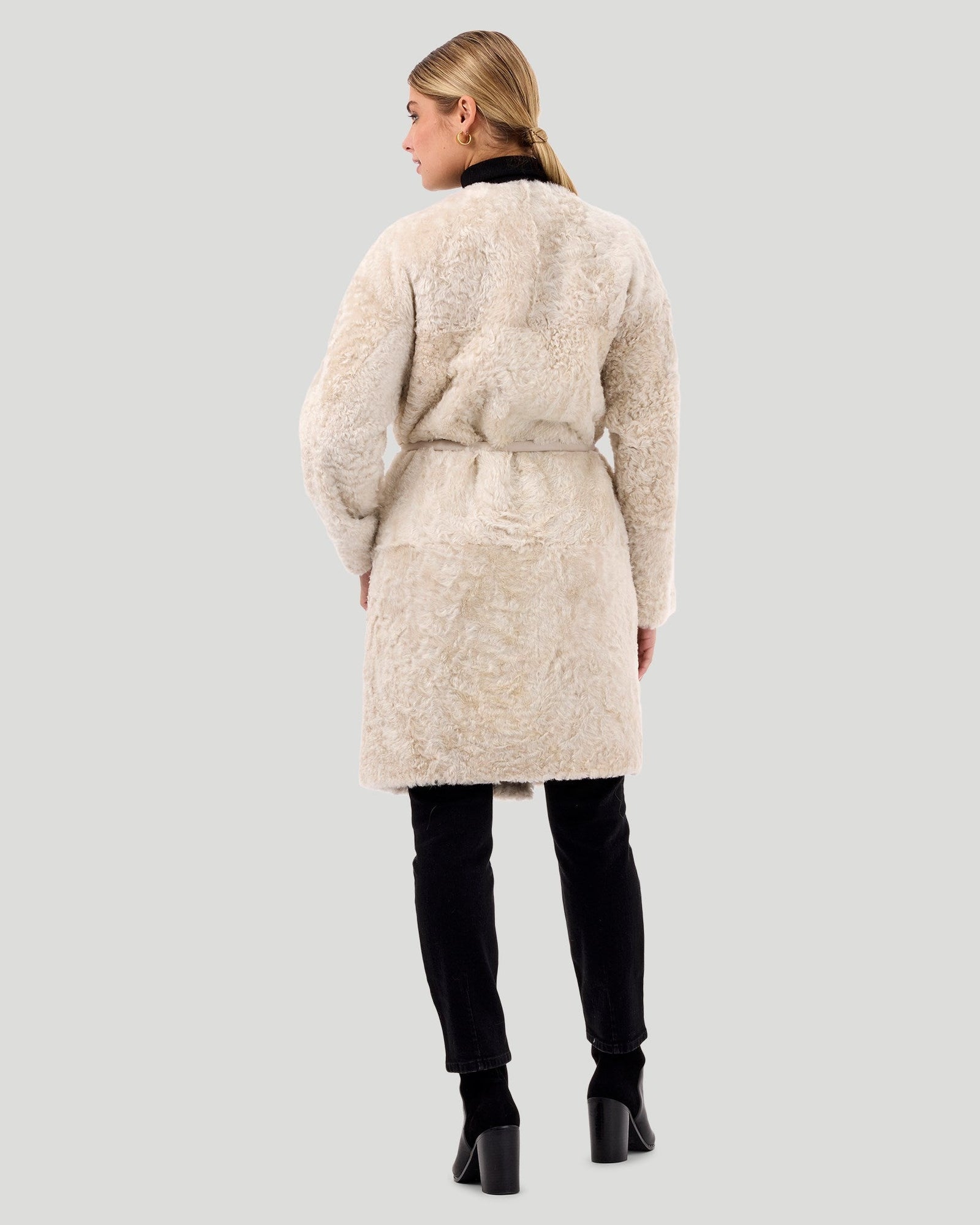 Reversible Collarless Select Shearling Lamb Short Coat | Women | Beige x Beige