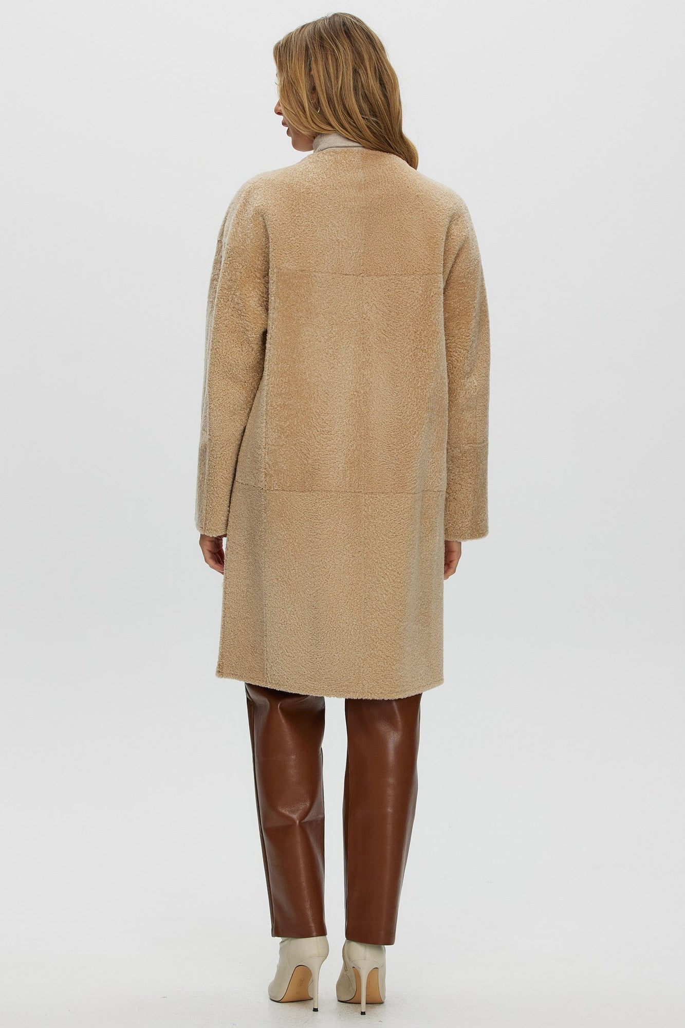 Reversible Shearling Lamb Short Coat | Women | Honey