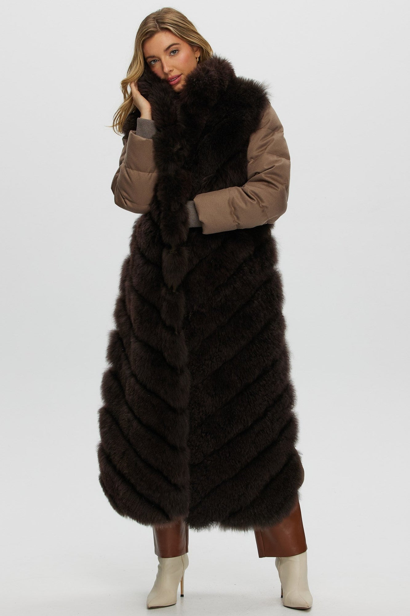 Select Cashmere Goat Diagonal Coat With Loro Piana Cashmere Sleeves And Back | Women | Brown x Brown