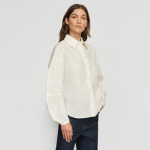 Renée | Lilia Structured Sleeve Shirt in Size Small