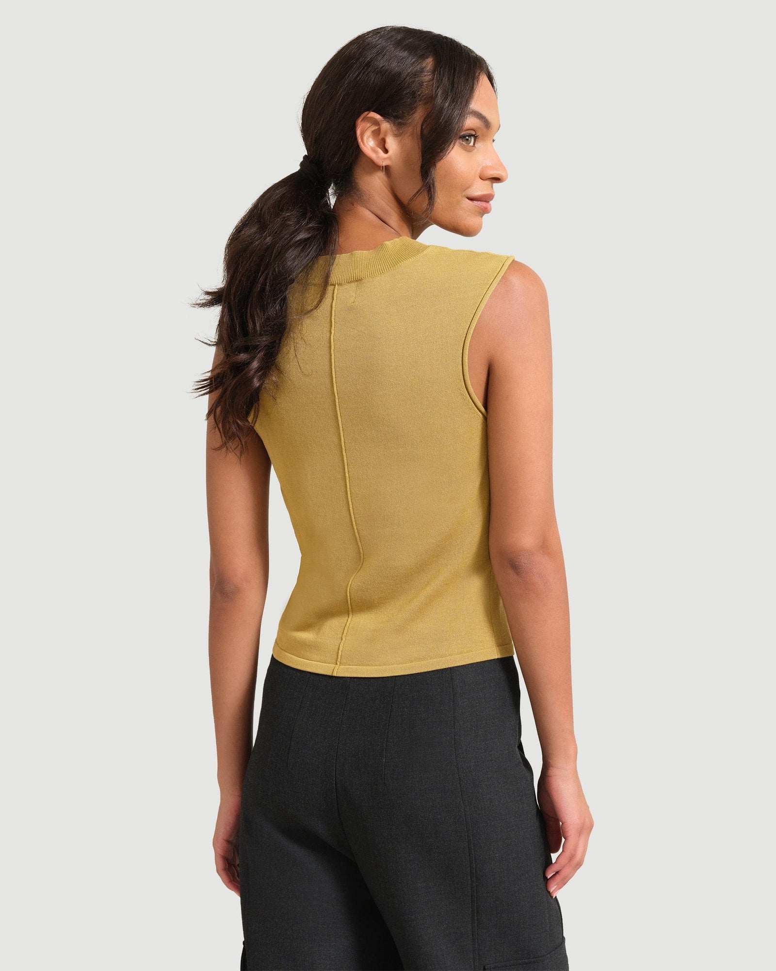 Sophia | Priya V-Neck Sweater Tank in Size Small