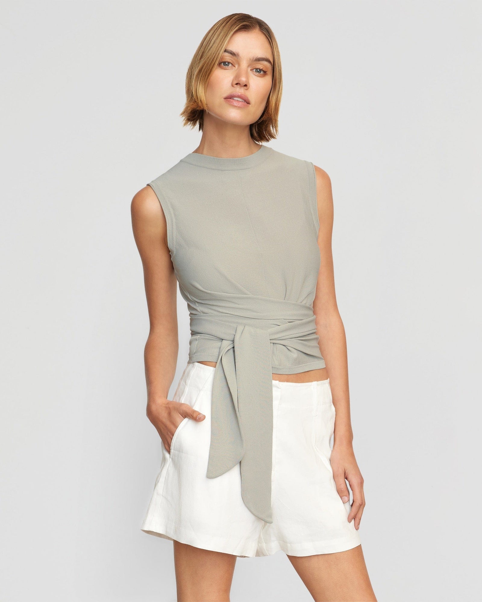 Joanna | Rumi Cropped Tie-Front Sleeveless Tee in Size Small