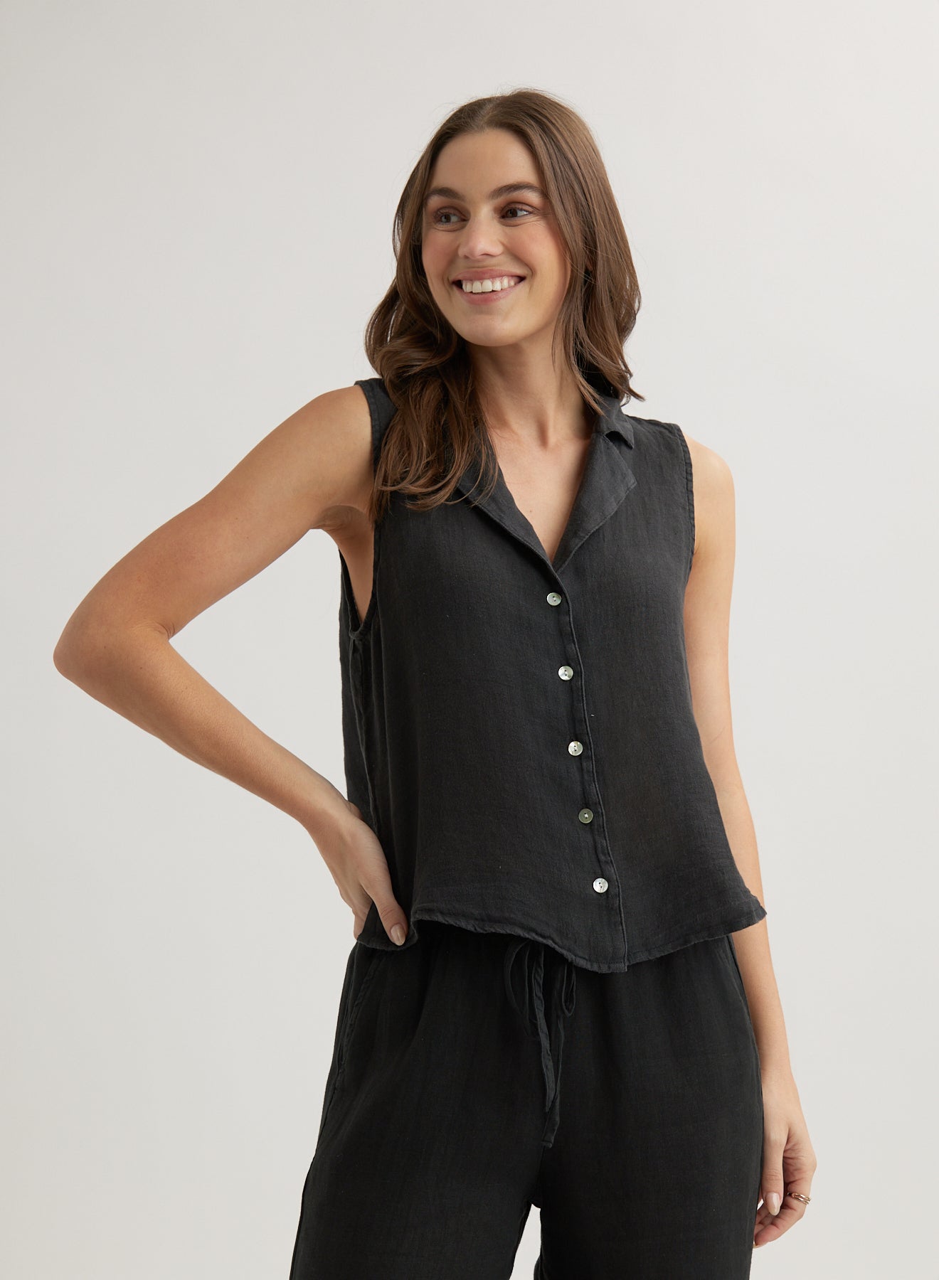 Sleeveless Notch Collar Button Down | Black
