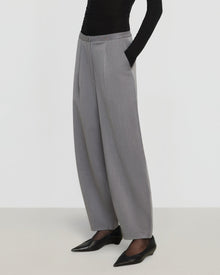 Renée | Tula Barrel Tapered-Leg Pant in Size Extra Small