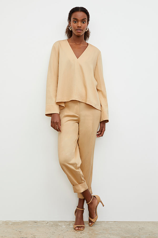 Front image of a woman wearing the Annette Top - Everyday Twill in Butter | Grid | Exclude